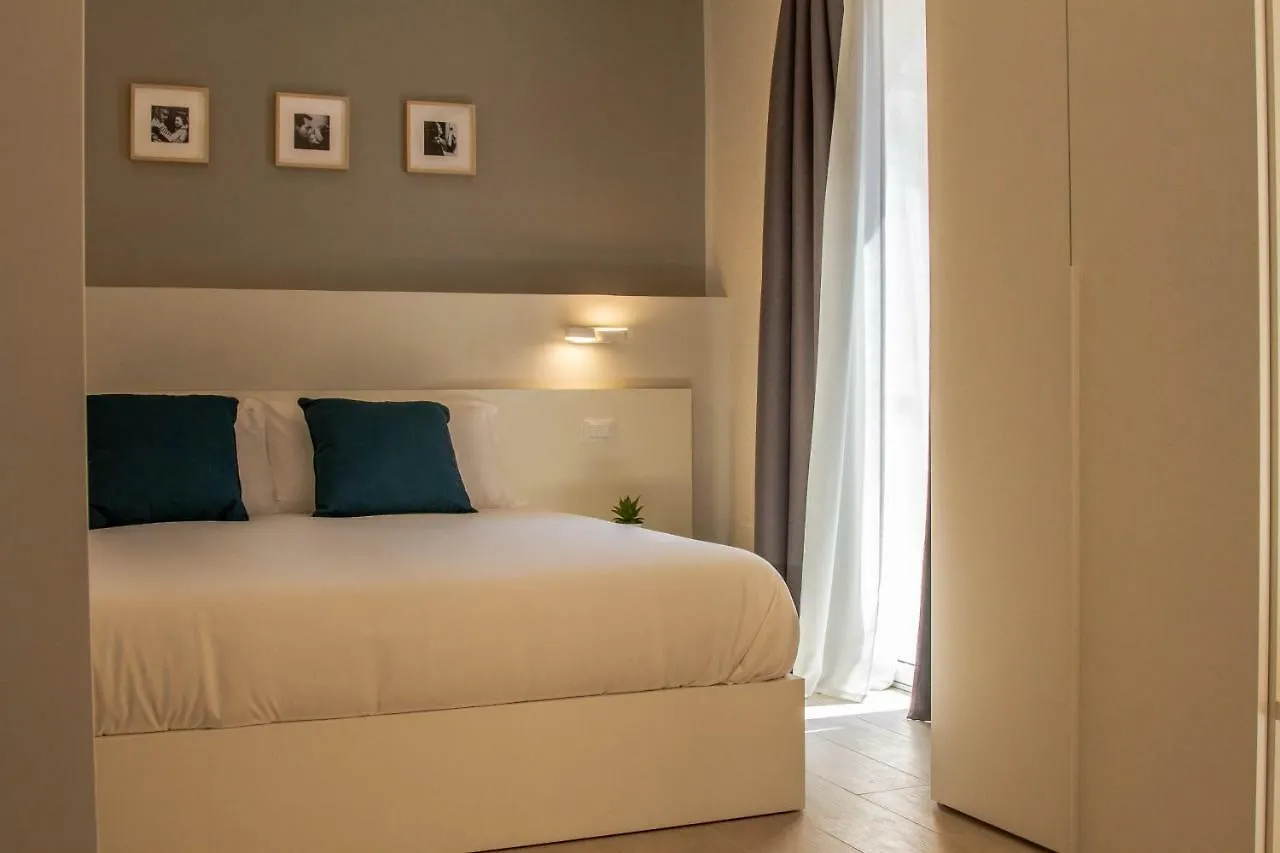 Le Suite Del Corso Syrakus 0*,  Italien