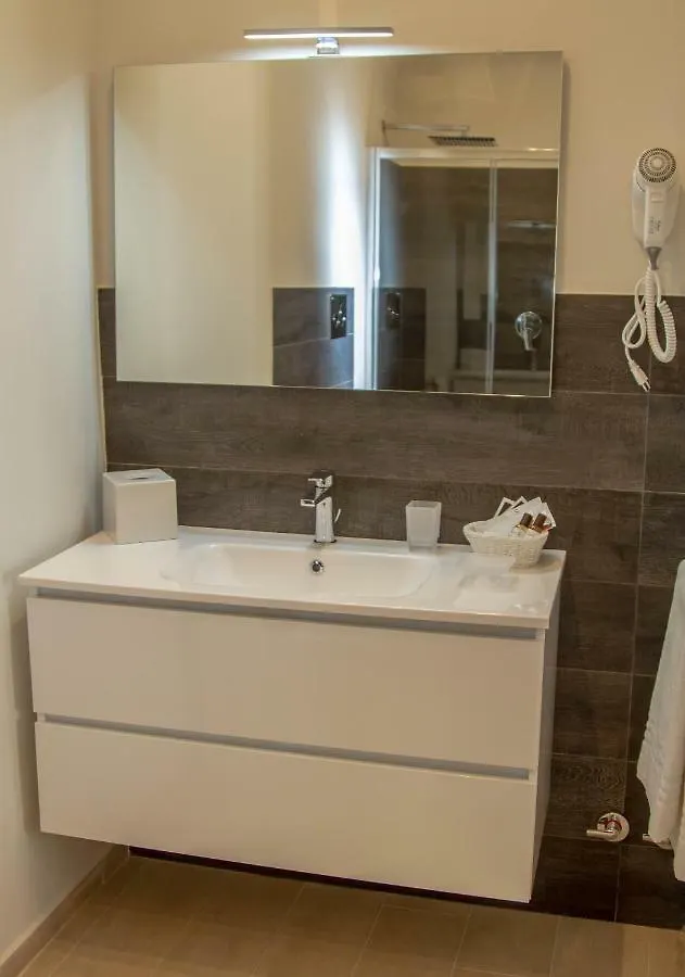 Le Suite Del Corso Syracuse 0*,